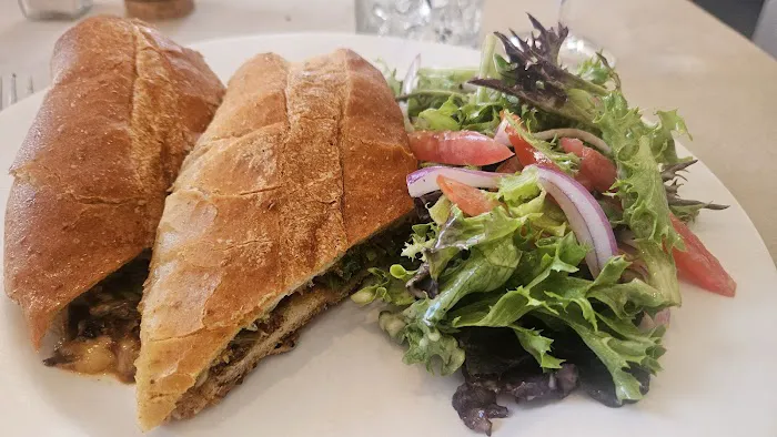 Le Fat Poodle Picture 3