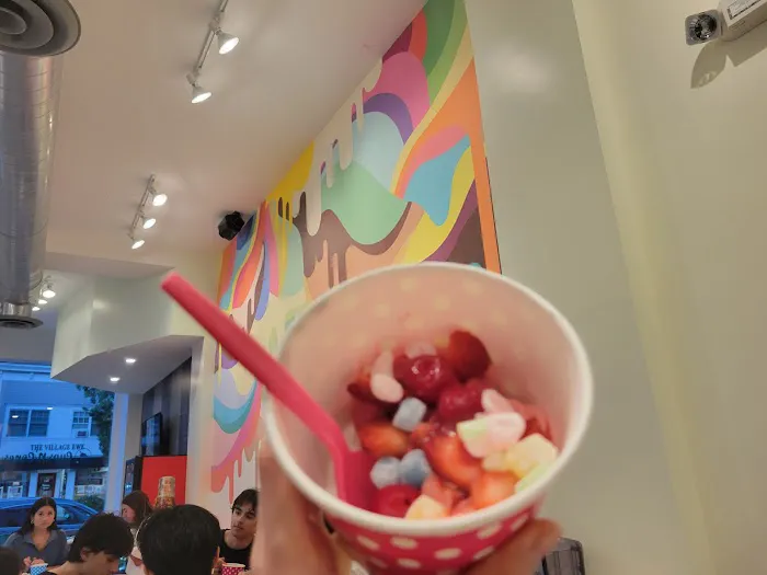 Cups N' Cones Picture 7