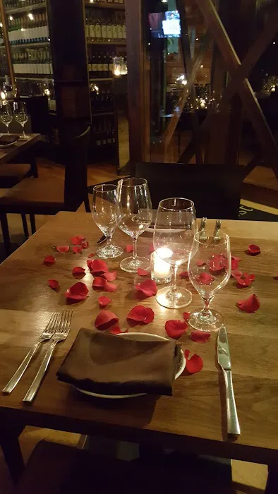 Harvest Wine Bar & Restaurant Picture 3