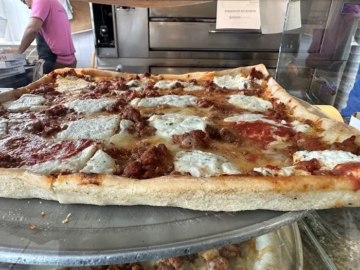 Silver Lake Pizza Picture 9