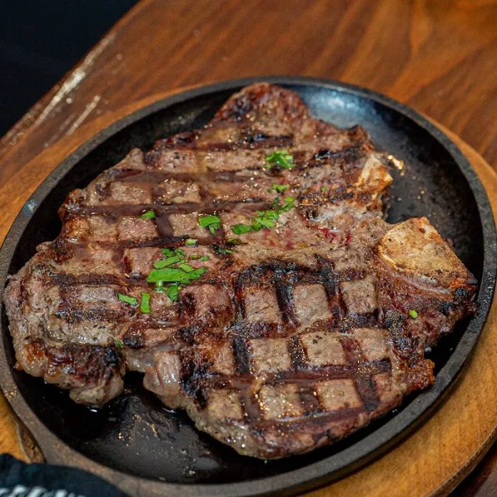 Catharsis Bar & Grill Picture 4