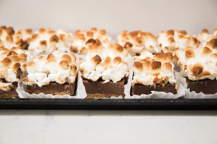 SugarHi | Cakes & Dessert | Ice Creams & Candies Picture 1