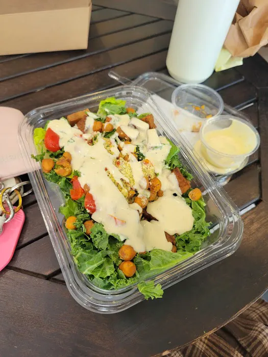 Green & Tonic Picture 3