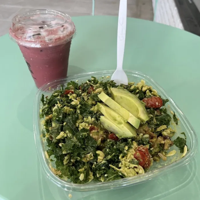 Green & Tonic Picture 10