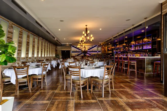 Mentor’s Mediterranean Steakhouse Picture 3