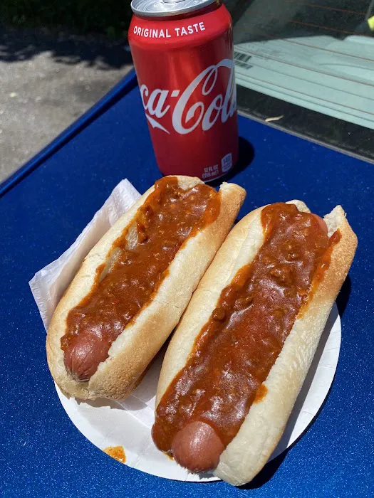 Lou's Wagon (Hot dog truck) Picture 4