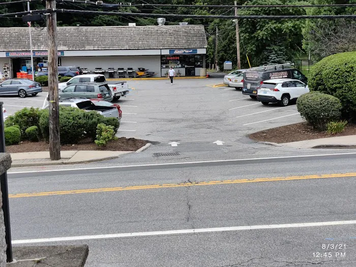 Rocky's Millwood Deli Picture 10