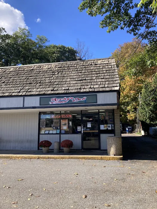 Rocky's Millwood Deli Picture 5
