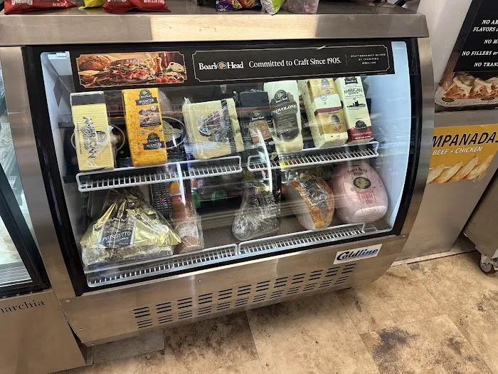 Pacheco’s Deli & Pizza Picture 2