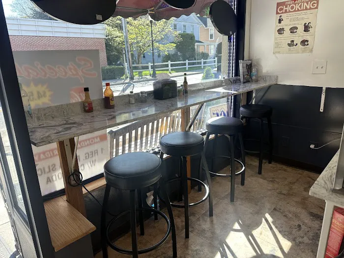 Pacheco’s Deli & Pizza Picture 4