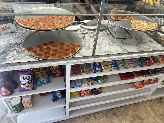 Pacheco’s Deli & Pizza Picture 6