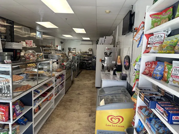 Pacheco’s Deli & Pizza Picture 9