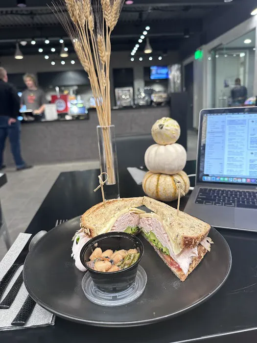 Dash Café Picture 3