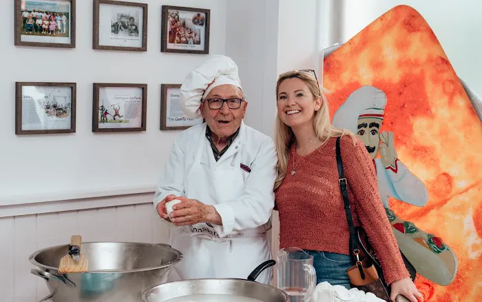 Constantino’s Pizza Picture 1