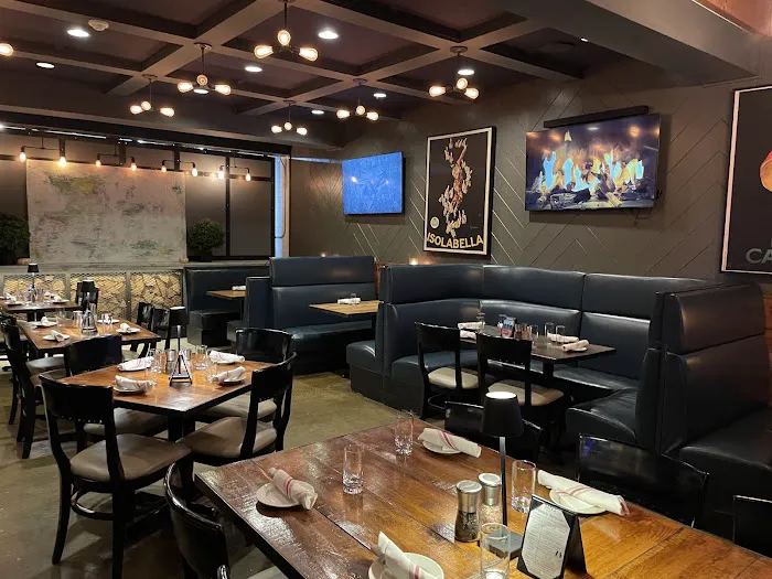 Gates Restaurant + Bar Picture 3