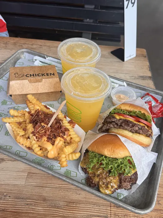 Shake Shack Darien Picture 4