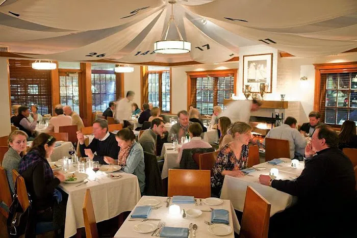 Sails American Grill Picture 7