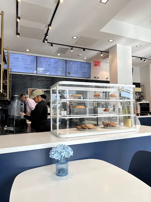 Cosmo’s Bagels & Cafe Picture 8