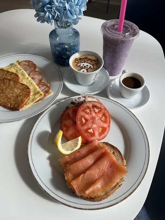 Cosmo’s Bagels & Cafe Picture 4