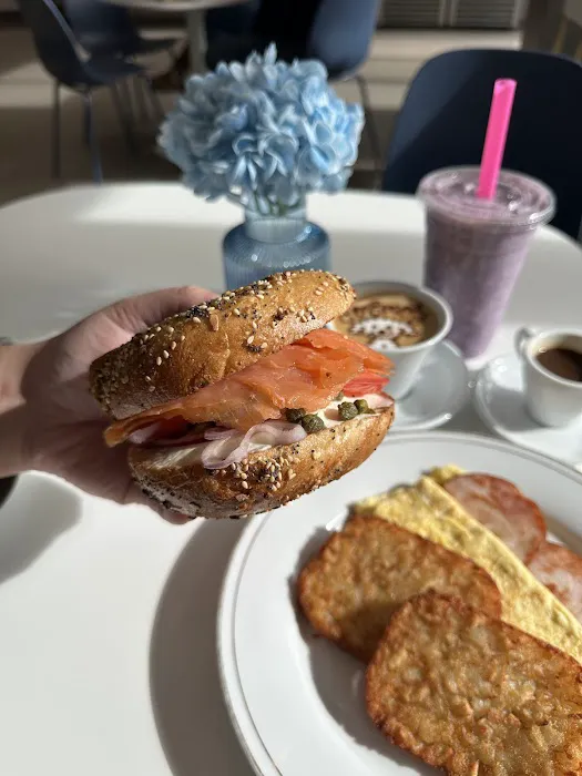 Cosmo’s Bagels & Cafe Picture 5