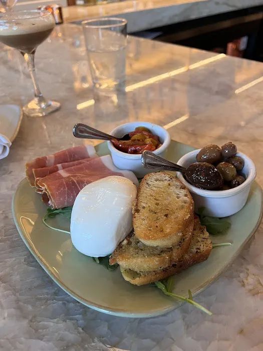 Molto Darien Picture 5