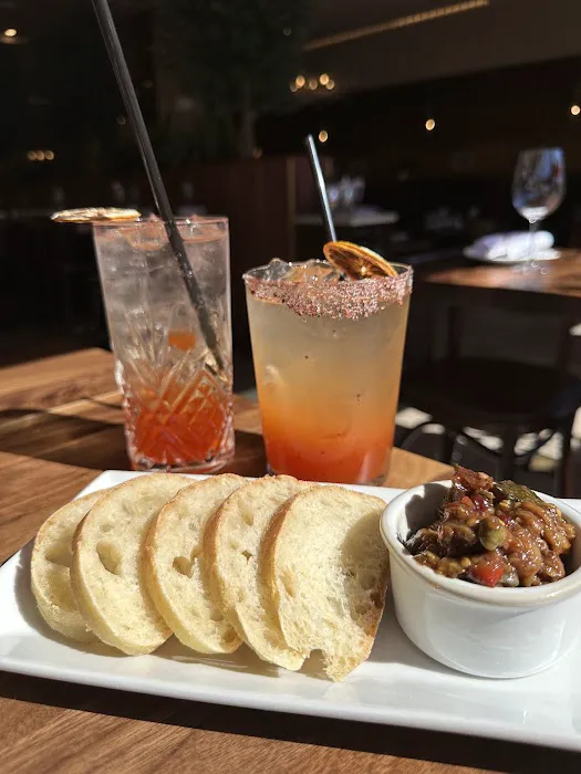 Molto Darien Picture 1