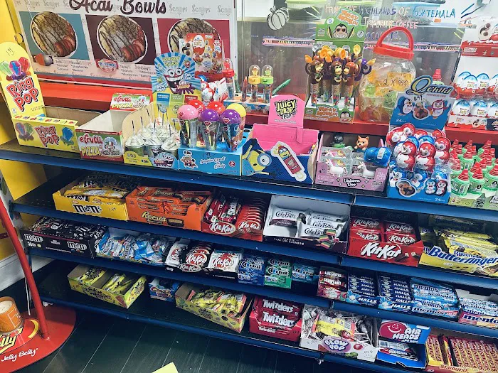 Scoops Hope st Ice Cream Shop Picture 10