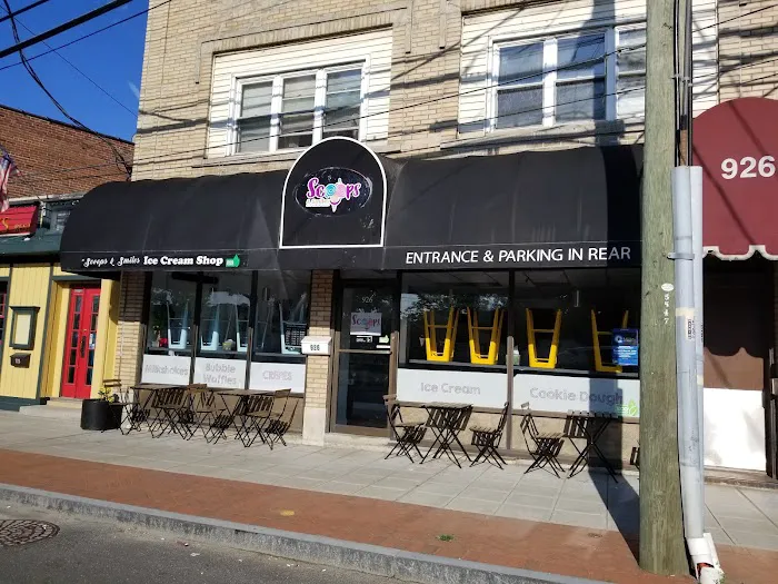 Scoops Hope st Ice Cream Shop Picture 8