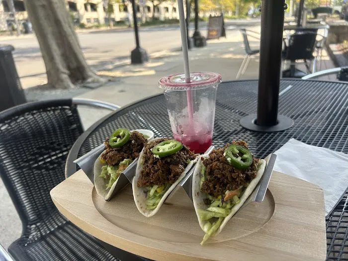 Veganish Cafe Picture 1