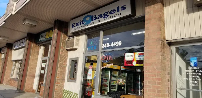 Exit 9 Bagels Picture 5