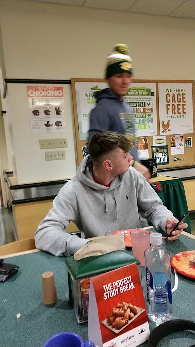 Winnick Dining Hall Picture 6