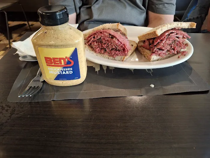 Ben's Kosher Delicatessen Restaurant and Caterer Picture 8