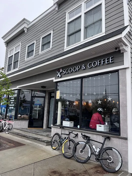 SCOOP & COFFEE Picture 6