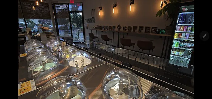 SCOOP & COFFEE Picture 8