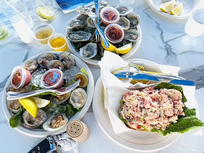 The Clam Bar at Bridge Marine Picture 4