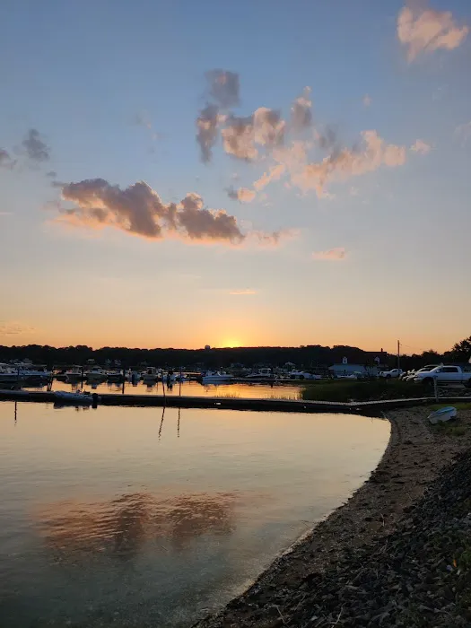 The Clam Bar at Bridge Marine Picture 7
