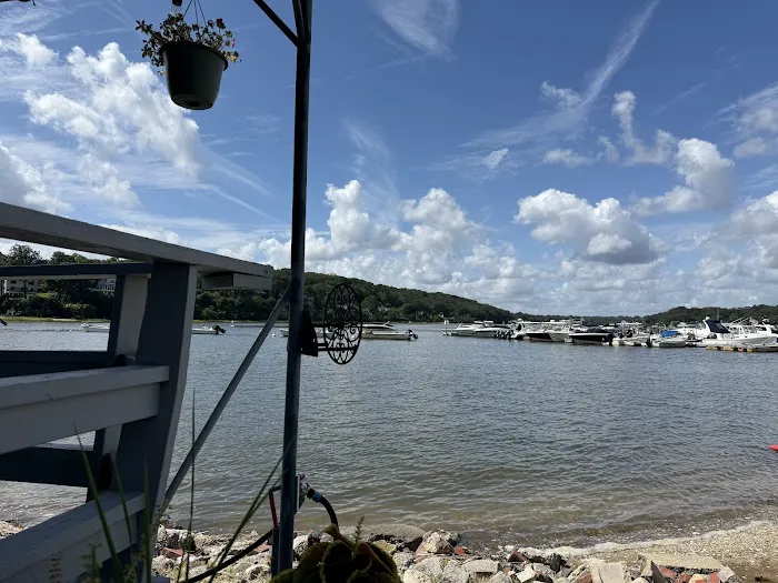 The Clam Bar at Bridge Marine Picture 8