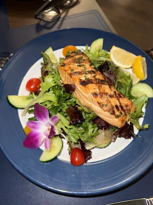 Hidden Harbor Restaurant and Bar Picture 3