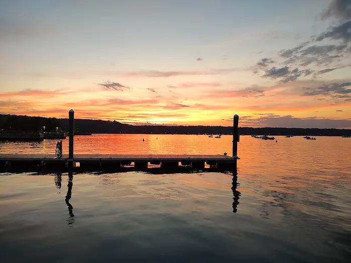 Cooper Bluff - Waterfront Bar Picture 3