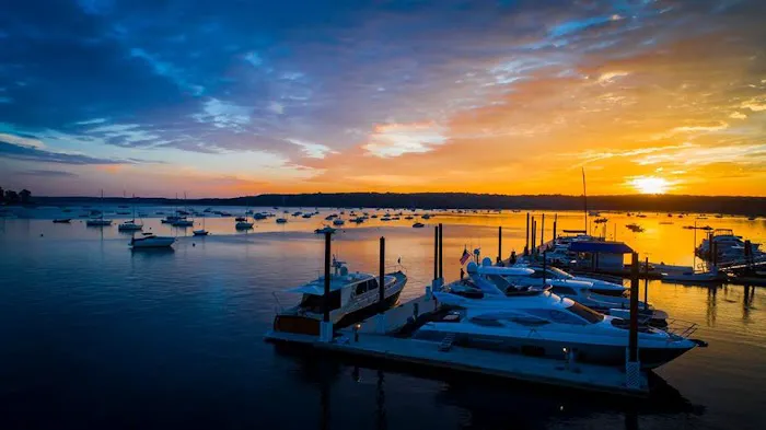 Cooper Bluff - Waterfront Bar Picture 1