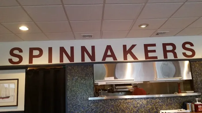 Spinnakers Restaurant & Bar Picture 2