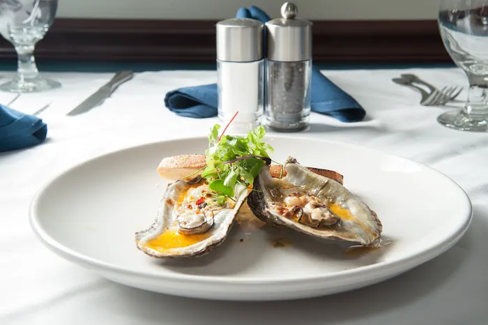 Spinnakers Restaurant & Bar Picture 6