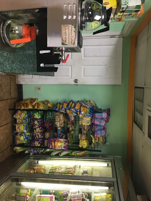 Oyster Bay Gourmet Deli Picture 4