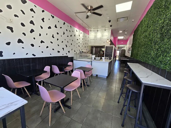 Moo Burger Syosset Picture 2