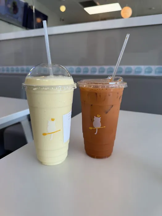 Fly Me To The Moon Picture 6