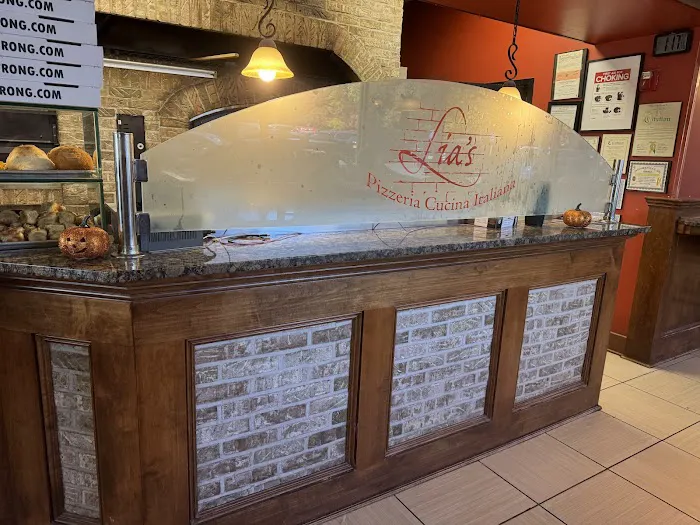 Lia's Pizzeria Picture 4