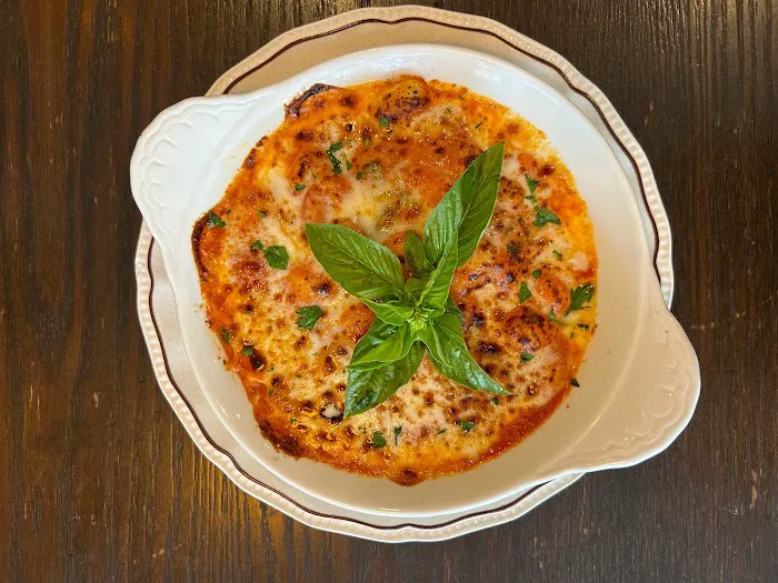 Flora’s Pizza Cafe Picture 5