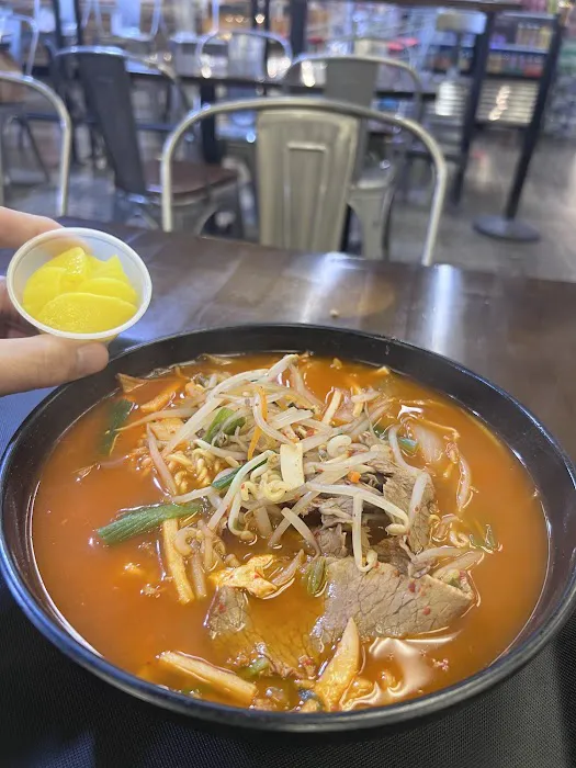 Yea's Kitchen Picture 3