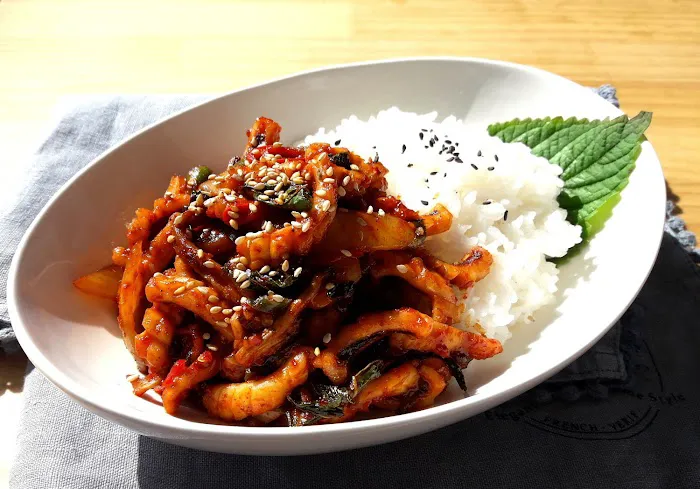 Yea's Kitchen Picture 9