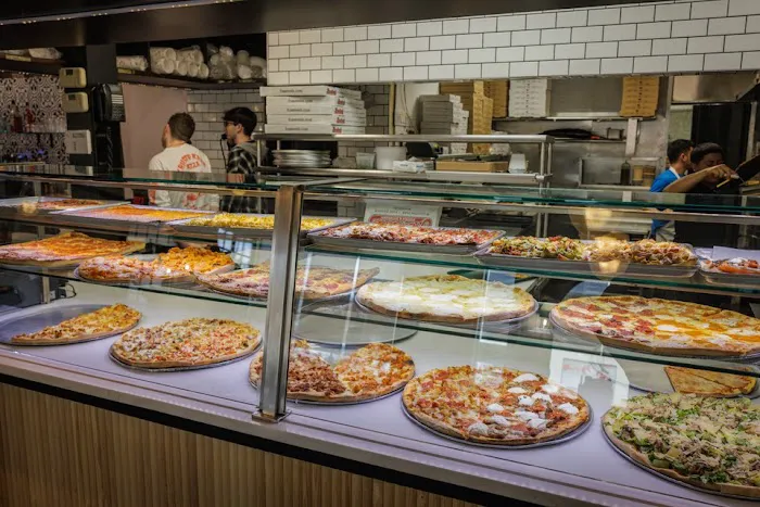 Frantoni's Pizzeria & Ristorante Picture 3